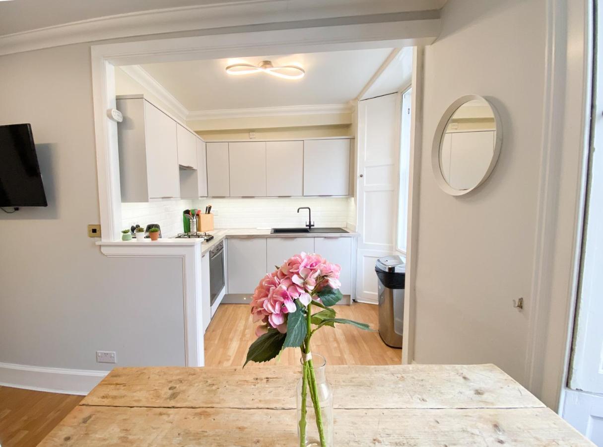 Rose Street'S Hidden Treasure- 2Bed Newly Refurbished Apt 爱丁堡 外观 照片